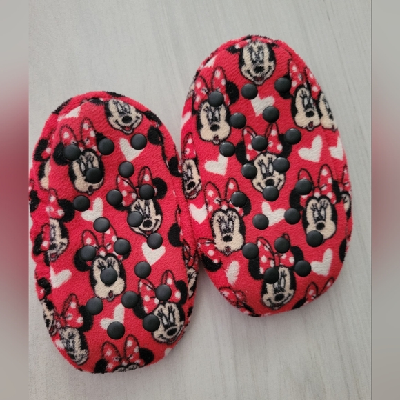 Pajama Bundle Size 18 Months Minnie Mouse Disney and Slippers - Picture 5 of 5